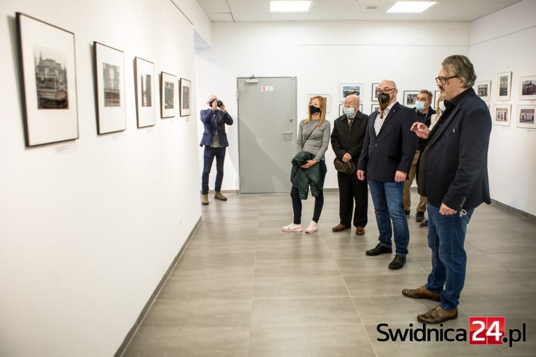 „Notatki z prowincji. Część 2”. Wystawa w świdnickiej wieży ratuszowej