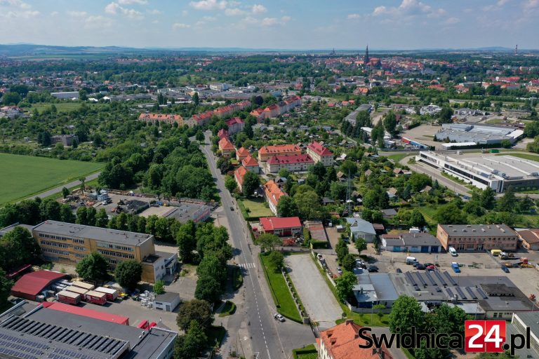 Dronem nad Świdnicą – ul. Strzelińska