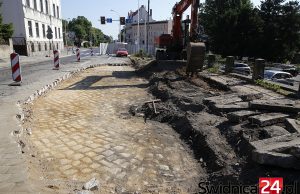 300 ton granitowej kostki wyjechało ze Świdnicy. Prezydent nie miała nic, by oferować do sprzedaży mieszkańcom