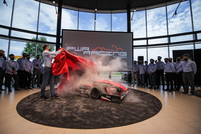 Najnowszy bolid PWr Racing Team zaprezentowany w Świdnicy [FOTO/VIDEO]