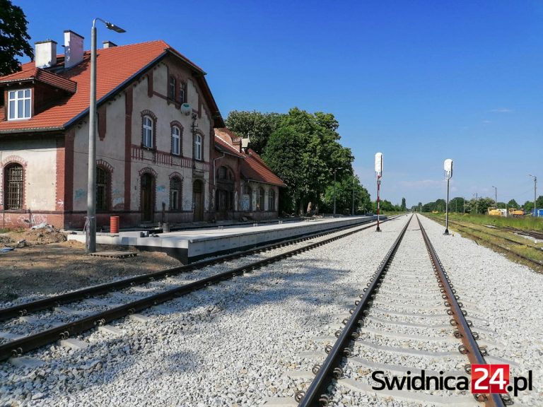 Pociągiem ze Świdnicy do Wrocławia i pod Ślężę jeszcze w tym roku