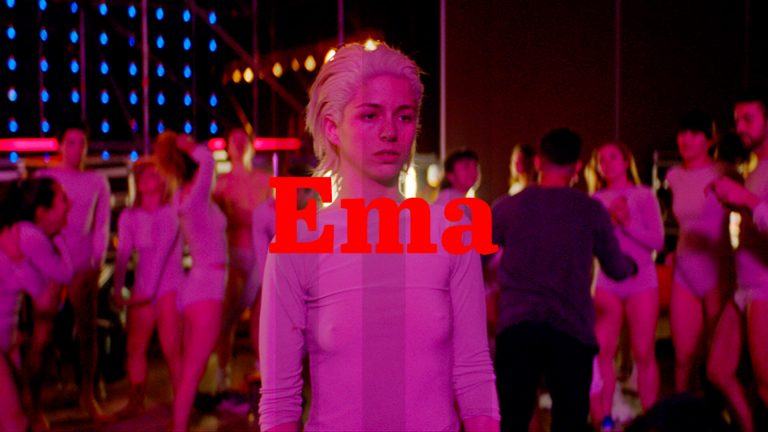 Filmowy pokaz plenerowy w Świdnicy przeniesiony pod dach