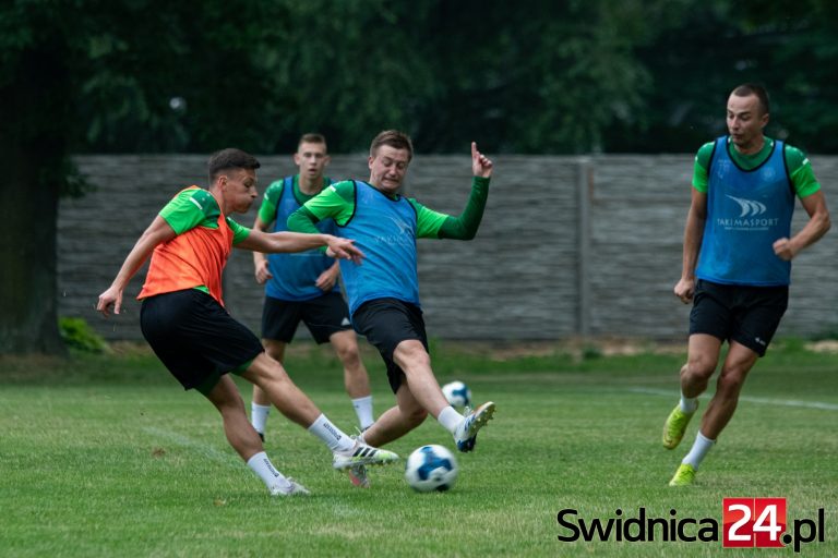 Obiecująca frekwencja, biało-zieloni wystartowali! [FOTO]