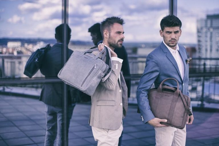 Modna i praktyczna torba na laptopa dla mężczyzny. Komentarz stylisty…