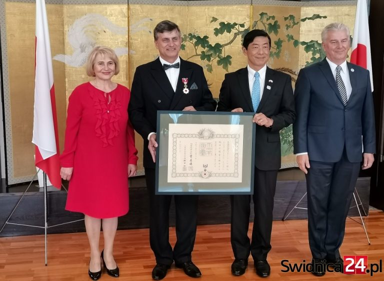 Przekonał do Żarowa przedsiębiorców z dalekiej Japonii. Burmistrz uhonorowany Orderem Wschodzącego Słońca