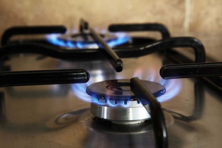 Elektryczna czy gazowa — jaka kuchenka wolnostojąca to lepszy wybór?