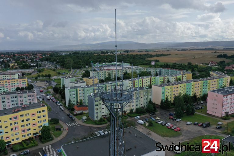 Po wieloletniej batalii doprowadzili do demontażu stacji bazowej telefonii komórkowej na „maszcie hańby” w Świdnicy