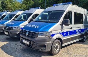 Nowe radiowozy dolnośląskiej drogówki. Specjalistyczny pojazd trafi również do Świdnicy