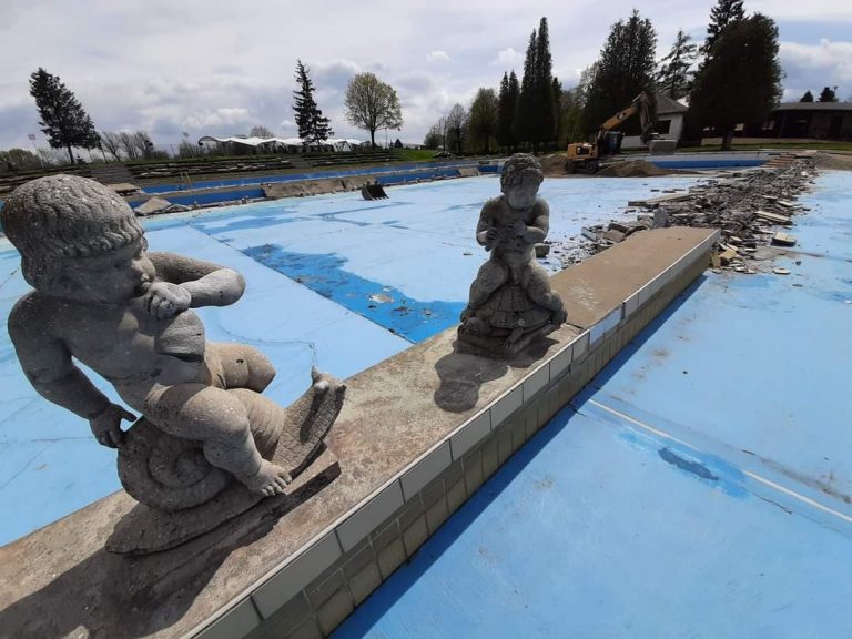 Gdzie są rzeźby ze świdnickiego basenu letniego?