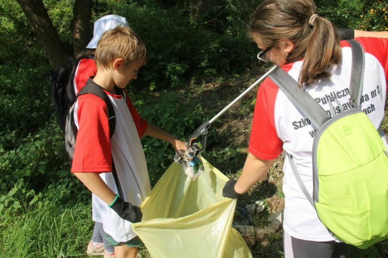 Po raz kolejny mieszkańcy ruszyli zbierać śmieci. I znów pełne worki