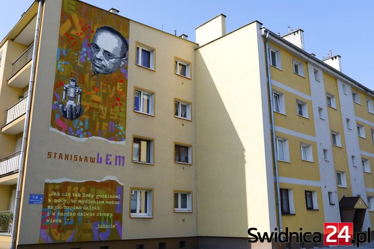 Świdnica muralami stoi. Dzieło przedstawiające Stanisława Lema gotowe [FOTO]