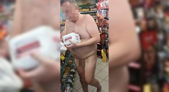 nagi prokurator spacerowal po Swidnicy