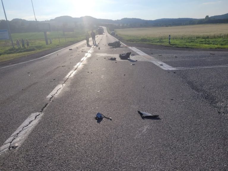Wypadek z udziałem motocyklisty na krajowej 5-tce koło Dobromierza