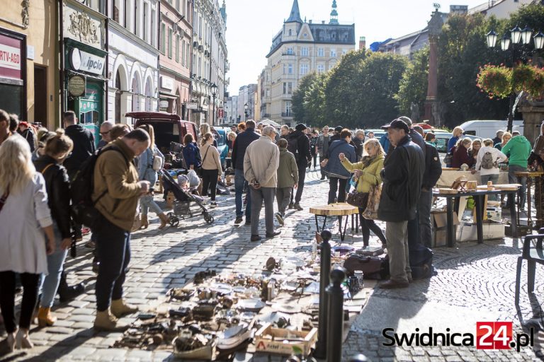 Jesienna giełda staroci pełna skarbów [FOTO/VIDEO]