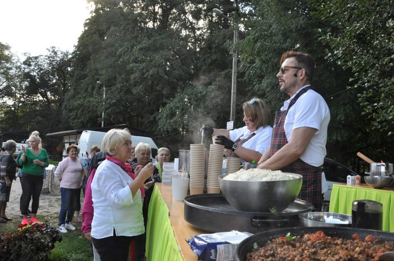 Seniorzy gotowali z Andrzejem Polanem, wspinali się w Karkonoszach [FOTO]