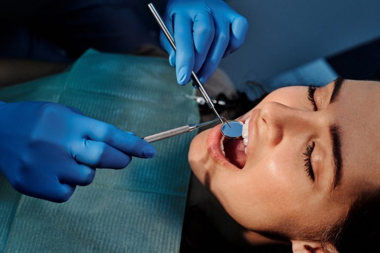 O czym warto wiedzieć przed wizytą u stomatologa?