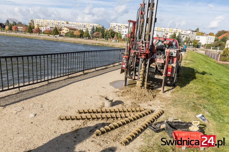 Trwają przygotowania do kolejnego remontu na zalewie Witoszówka. Badają stan zapory [FOTO]