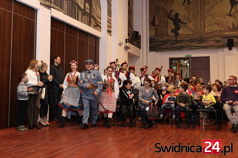 „Patriotyczne śpiewanki” w Klubie Bolko na Święto Niepodległości