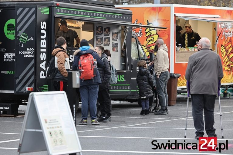 Food trucki z kuchnią świata w Świdnicy [FOTO]