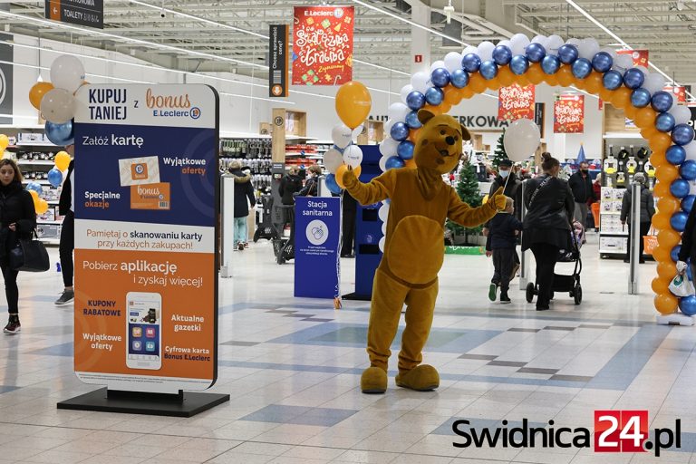 Nowy market przy Strzegomskiej oficjalnie otwarty [FOTO]