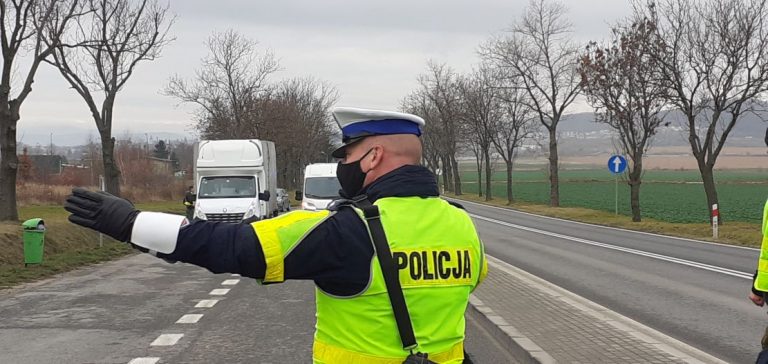 Wsiadł za kierownicę mimo zakazu. Grozi mu nawet 5 lat więzienia