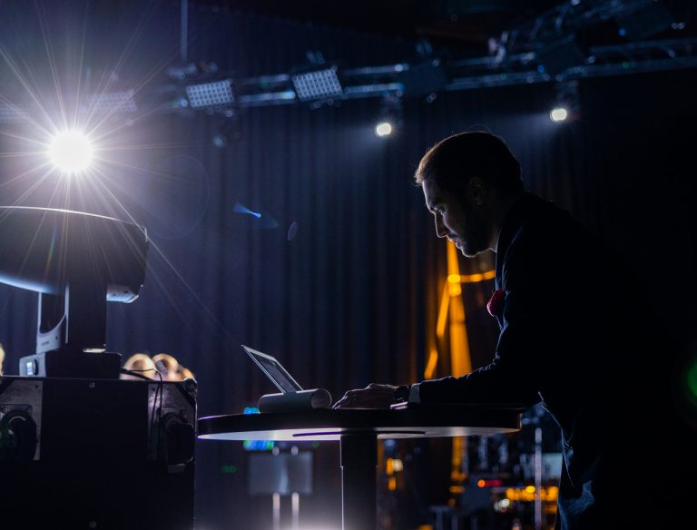 Jak przygotować scenariusz profesjonalnego eventu online?