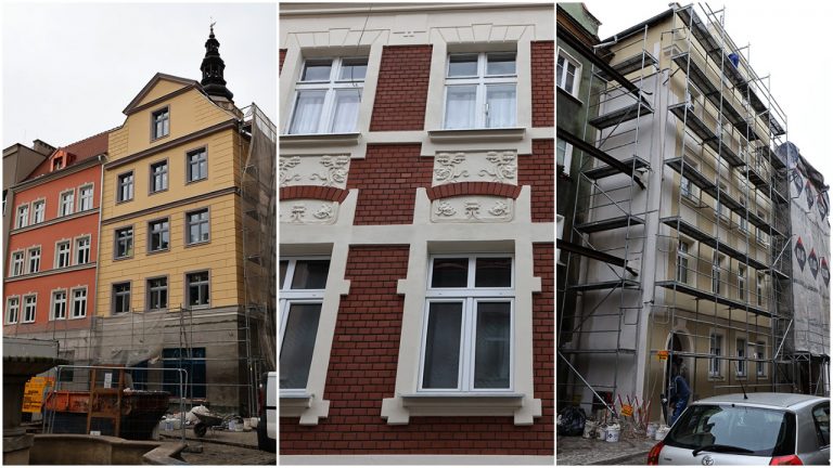 Odświeżone elewacje wyłaniają się spod rusztowań. Kolejne kamienice odzyskują blask [FOTO]