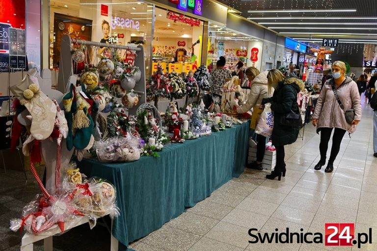Ostatnia niedziela handlowa w tym roku. Dzisiaj  otwarte będą wszystkie sklepy