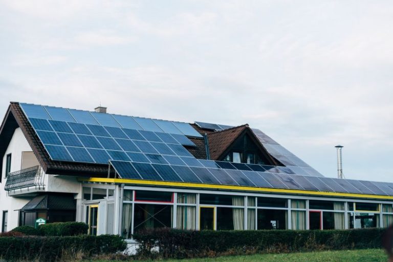 Magazyny energii – czym są i jak działają?