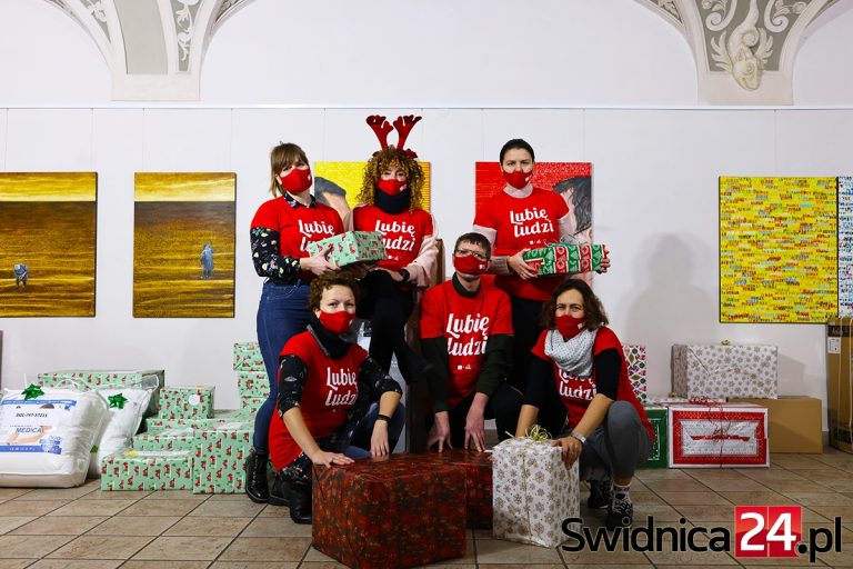 Pomagają tysiącom ludzi w Polsce. Wolontariusze do akcji Szlachetna Paczka poszukiwani