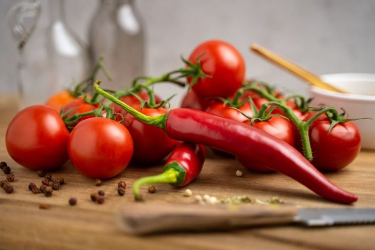 Dlaczego papryczki chilli są takie ostre? Jak można temu zaradzić?
