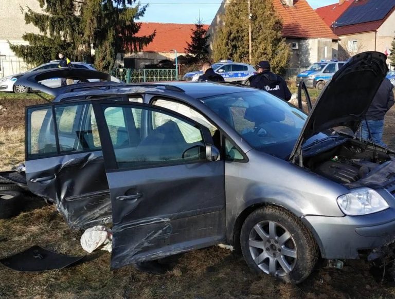Uciekał przed policją. Najpierw samochodem, potem pieszo