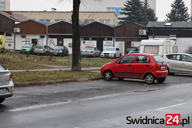 Co dalej z budową nowych parkingów na Osiedlu Młodych? Do jednego z zadań przymierzano się już rok temu