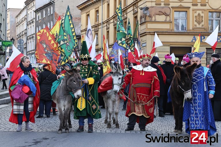 Orszak Trzech Króli. Sprawdź, gdzie odbędą się uliczne jasełka