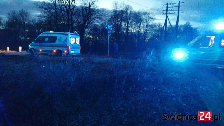 Mężczyzna potrącony przez pociąg na Kraszowicach. Poszkodowany trafił do szpitala