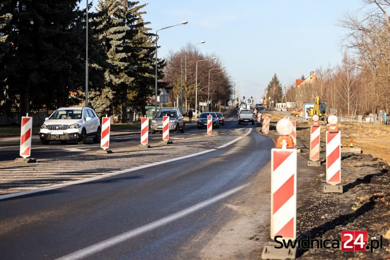 Najwięcej dla Marcinowic, Świebodzic i Jaworzyny Śląskiej. Dotacje na drogi rozdysponowane
