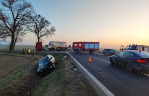 Zderzenie na skrzyżowaniu krajowej „piątki” z łącznikiem autostradowym