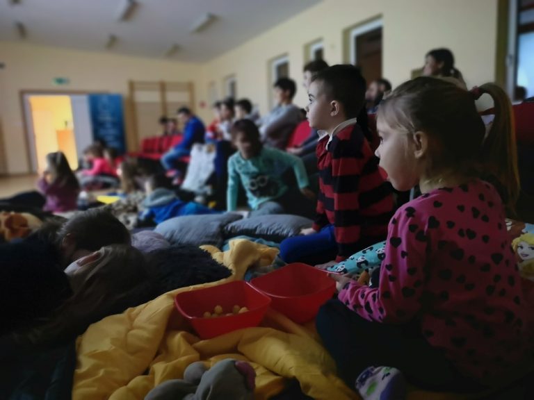 Koc, poduszka i bajki. Nocne animacje po raz piąty