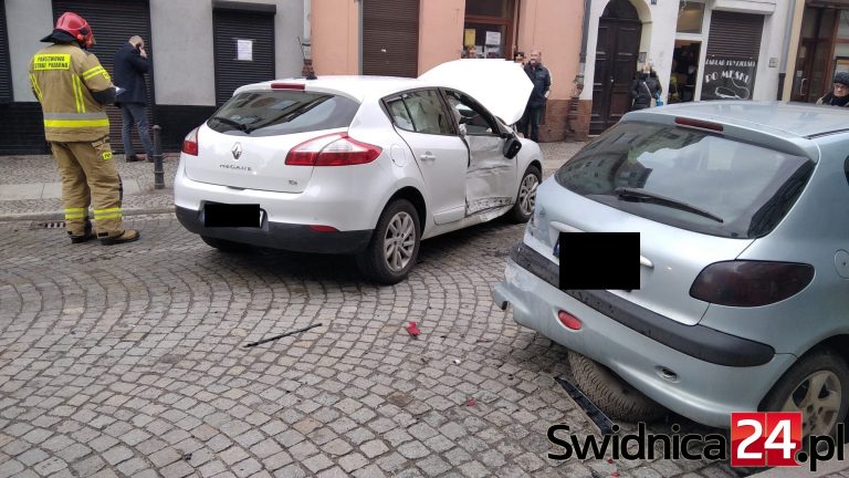 Kraksa na Trybunalskiej w Świdnicy [FOTO]