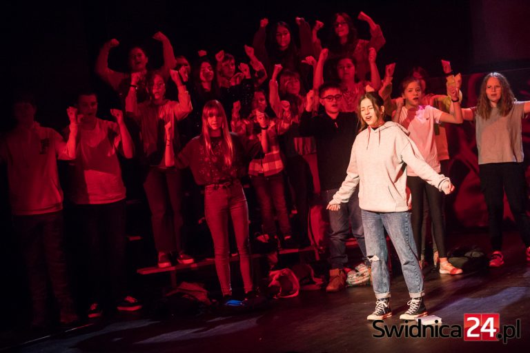 „Dzielmy się nadzieją”. Musical z przesłaniem nie tylko dla młodzieży [FOTO/VIDEO]