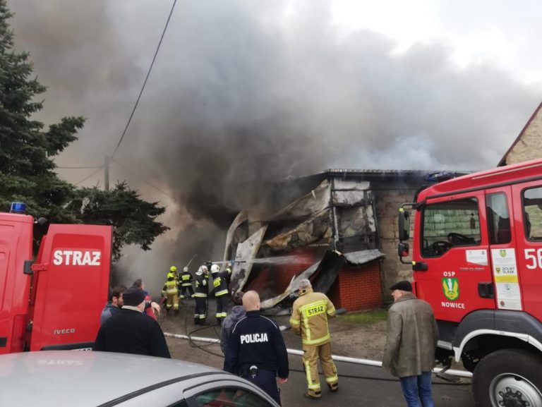 Pożar warsztatu samochodowego w Bolesławicach [FOTO/VIDEO]