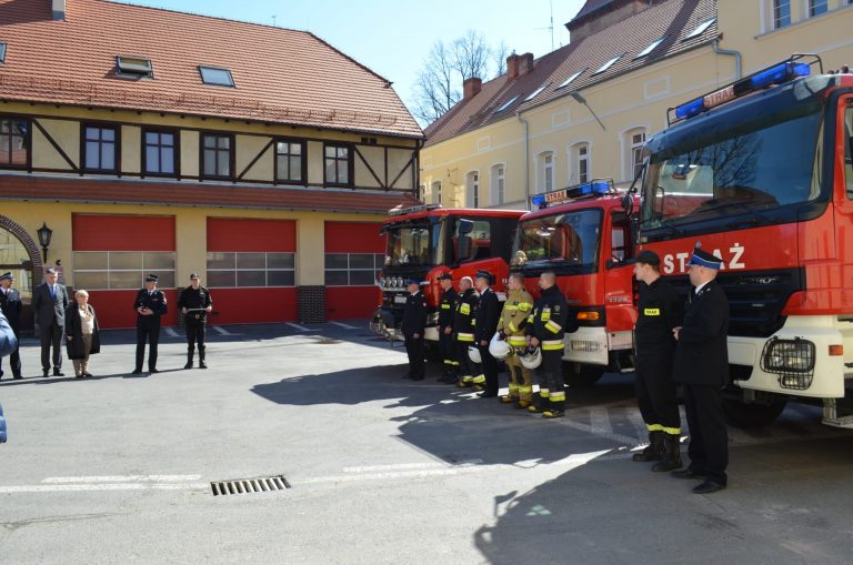 Strażacy z Mokrzeszowa doczekali się wymiany 42-letniego wozu [FOTO]