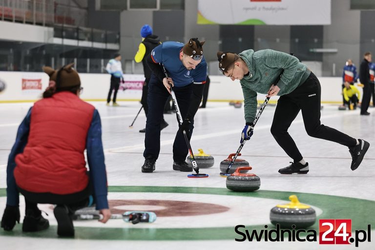 Opada kurz po kilkudniowych, curlingowych emocjach w Świdnicy [FOTO]