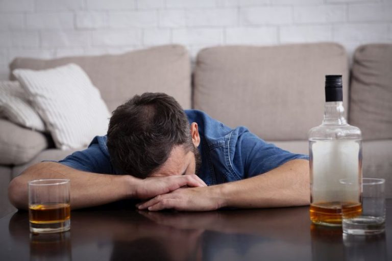 Ile trwa oczyszczanie organizmu z alkoholu?