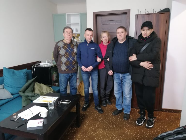 Jechali trzy i pół doby. Coraz więcej uchodźców w Świdnicy. Wśród nich znany ukraiński fizyk