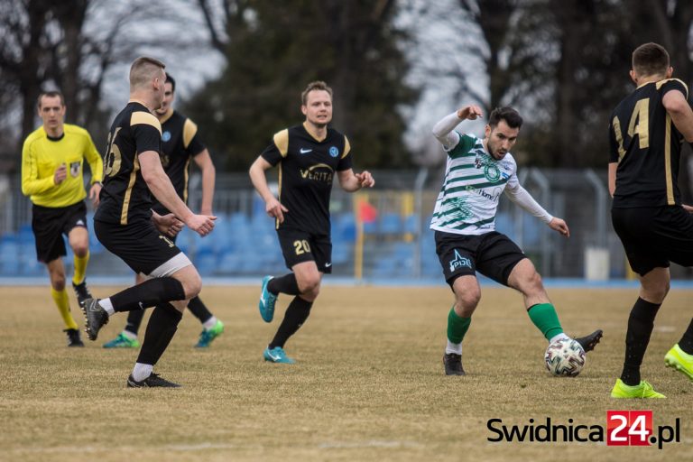 IgnerHome Polonia-Stal Świdnica walczy o ligowe punkty w Żernikach [RELACJA LIVE]