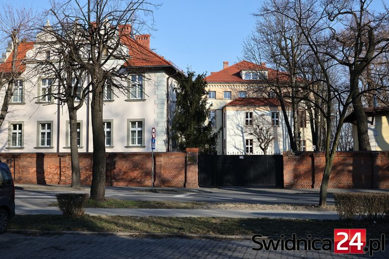 Prezydent Świdnicy prosiła o udostępnienie obiektów diecezji na potrzeby uchodźców. „Nie ma decyzji biskupa w tej sprawie”