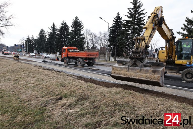 Remont Sikorskiego na półmetku. Roboty zostaną ukończone w terminie? [FOTO]