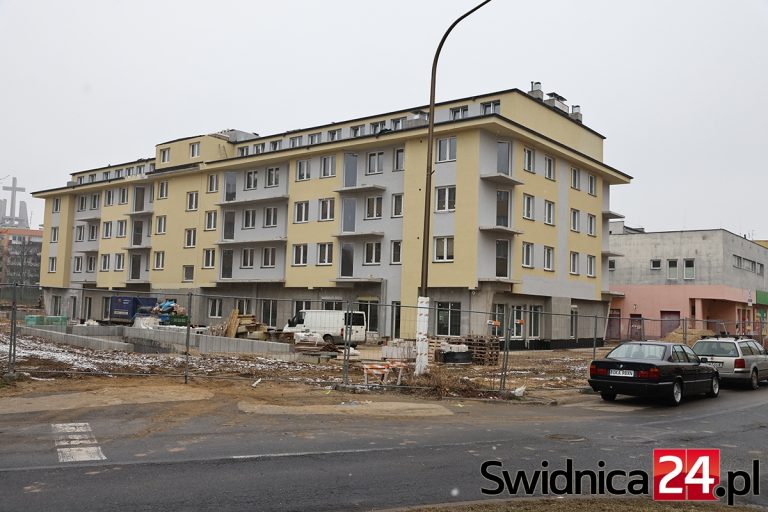 Nowy budynek świdnickiego TBS na ukończeniu. Ruszają zapisy na najem [FOTO]
