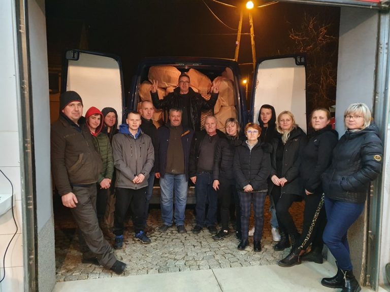 Transporty darów z całego powiatu świdnickiego  jadą na Ukrainę. Zbiórki trwają [FOTO]